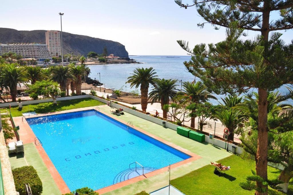 Comodoro Los Cristianos  Luaran gambar